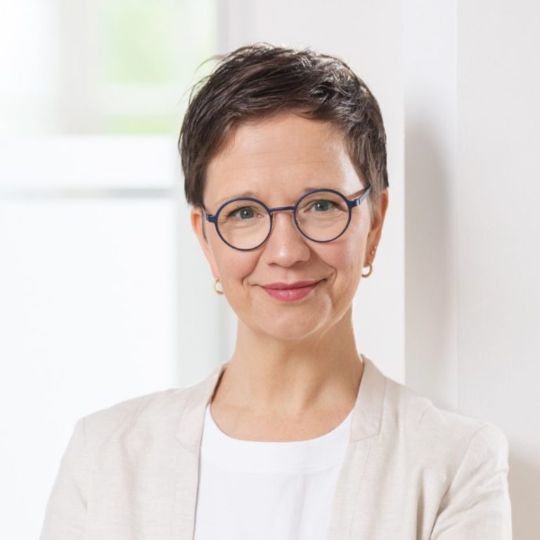 Anika Franke Das Bild zeigt ein Profil von Anika Franke, auf dem sie in die Kamera lächelt.